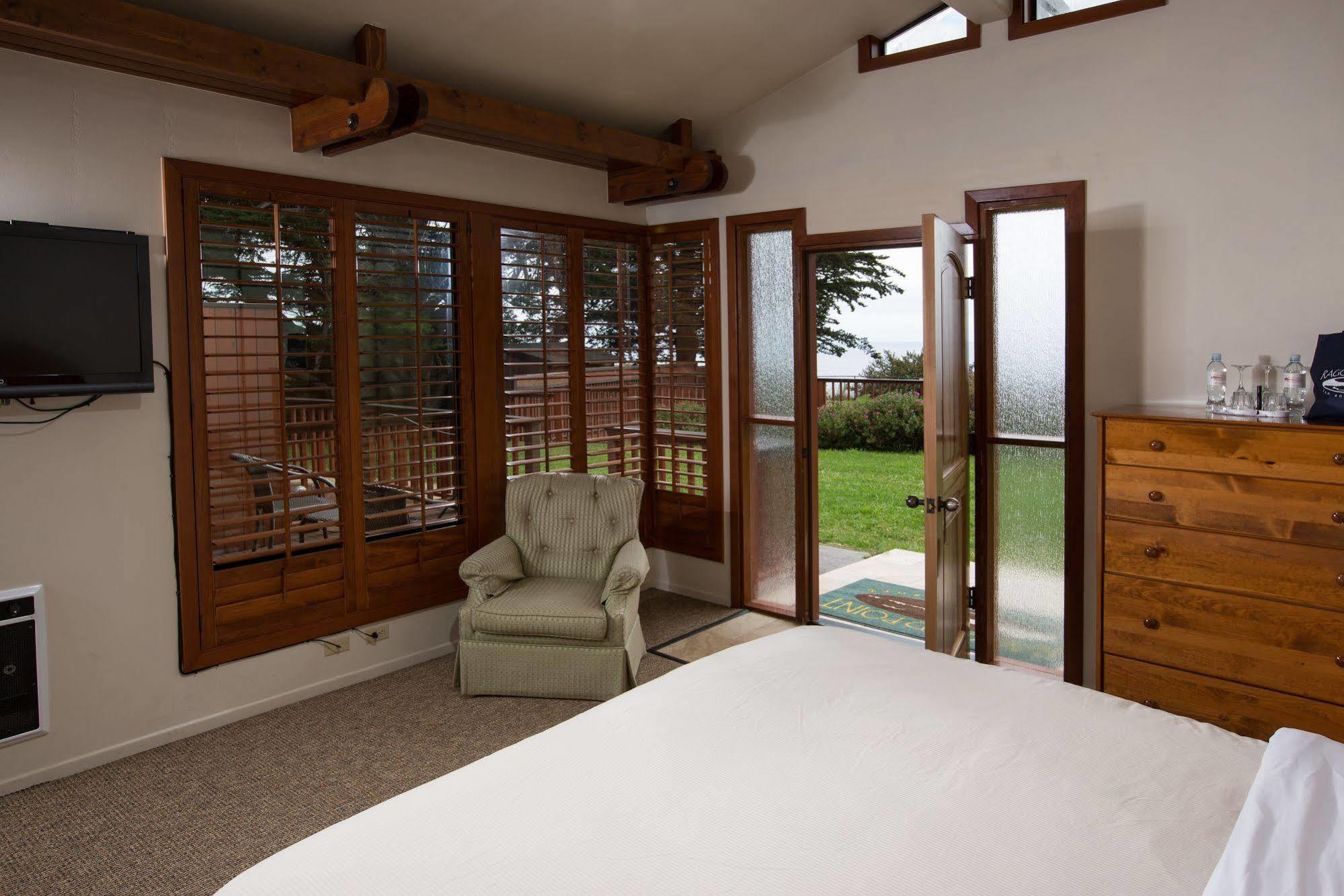 Ragged Point Inn Сан Саймън Екстериор снимка