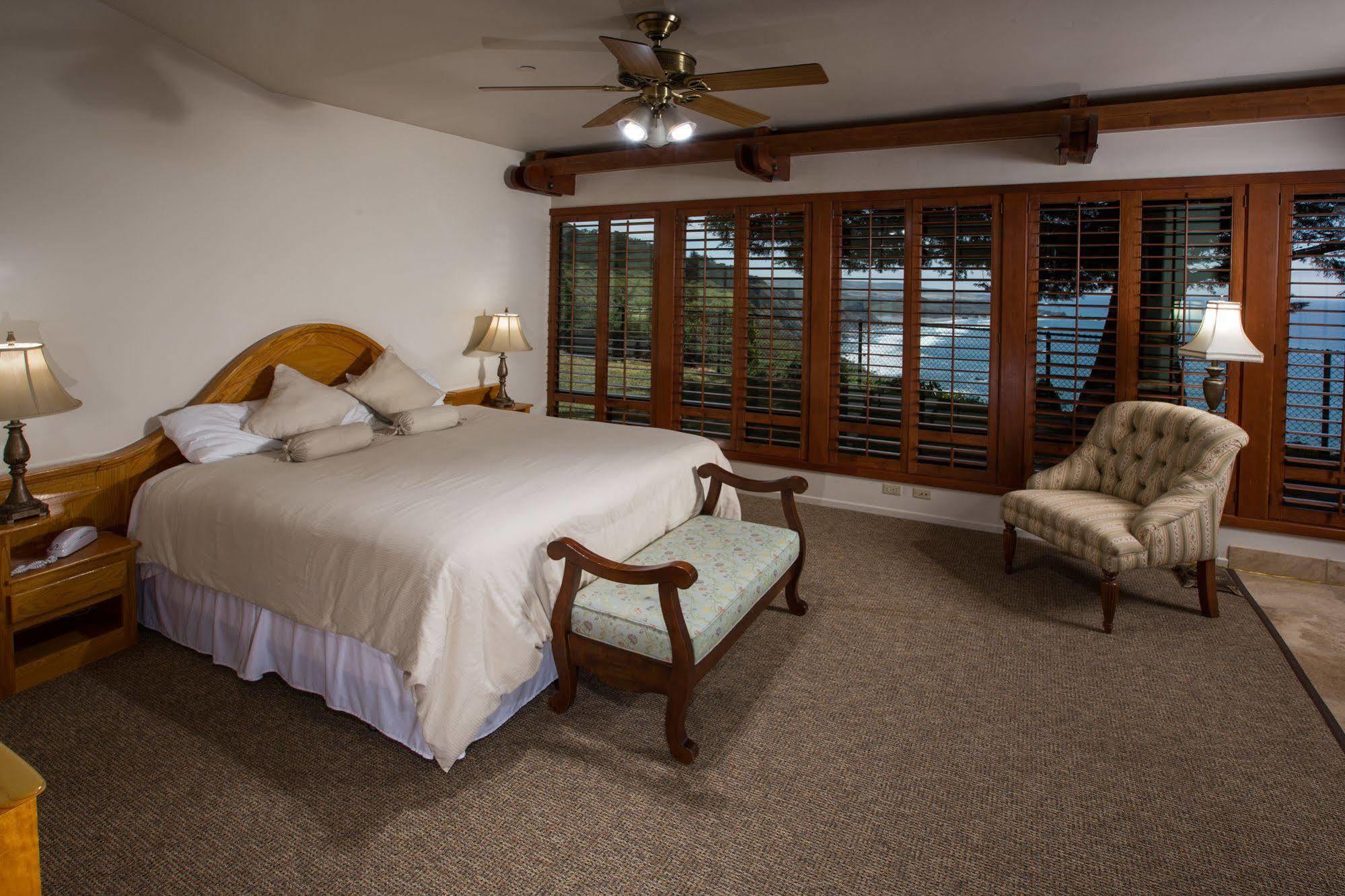 Ragged Point Inn Сан Саймън Екстериор снимка