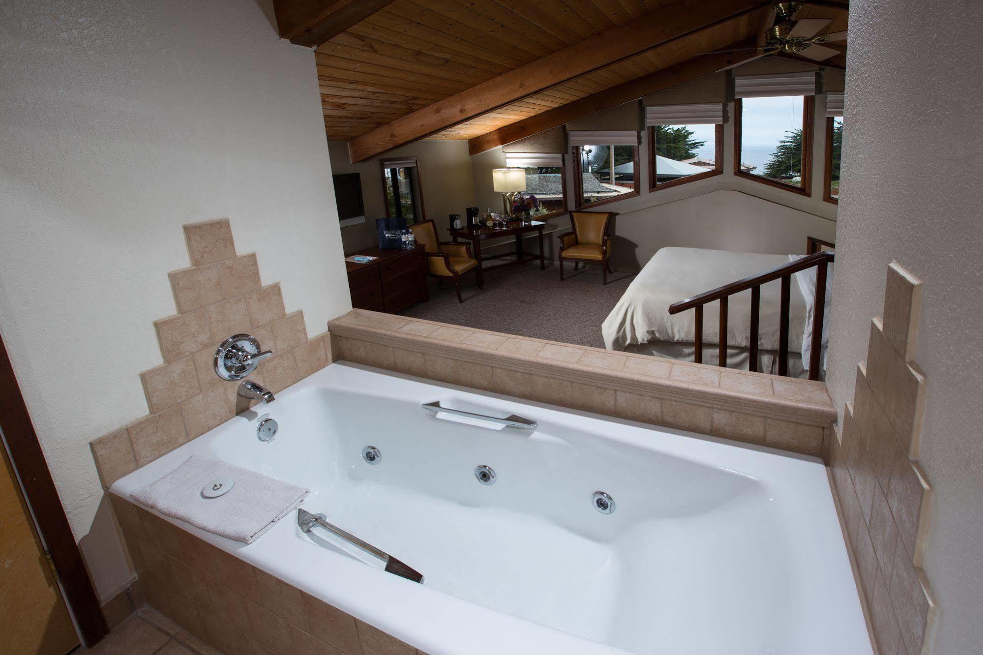 Ragged Point Inn Сан Саймън Екстериор снимка